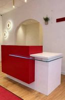 Meuble caisse réception institut  design rouge blanc