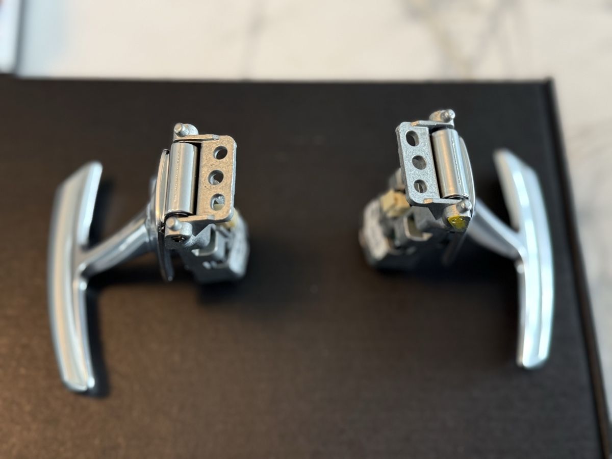 Porsche Tutti pezzi di ricambio auto: Porsche 991 Shift Paddles Silver – Usato da Kilchberg ZH venduto da bur_7ypx 2