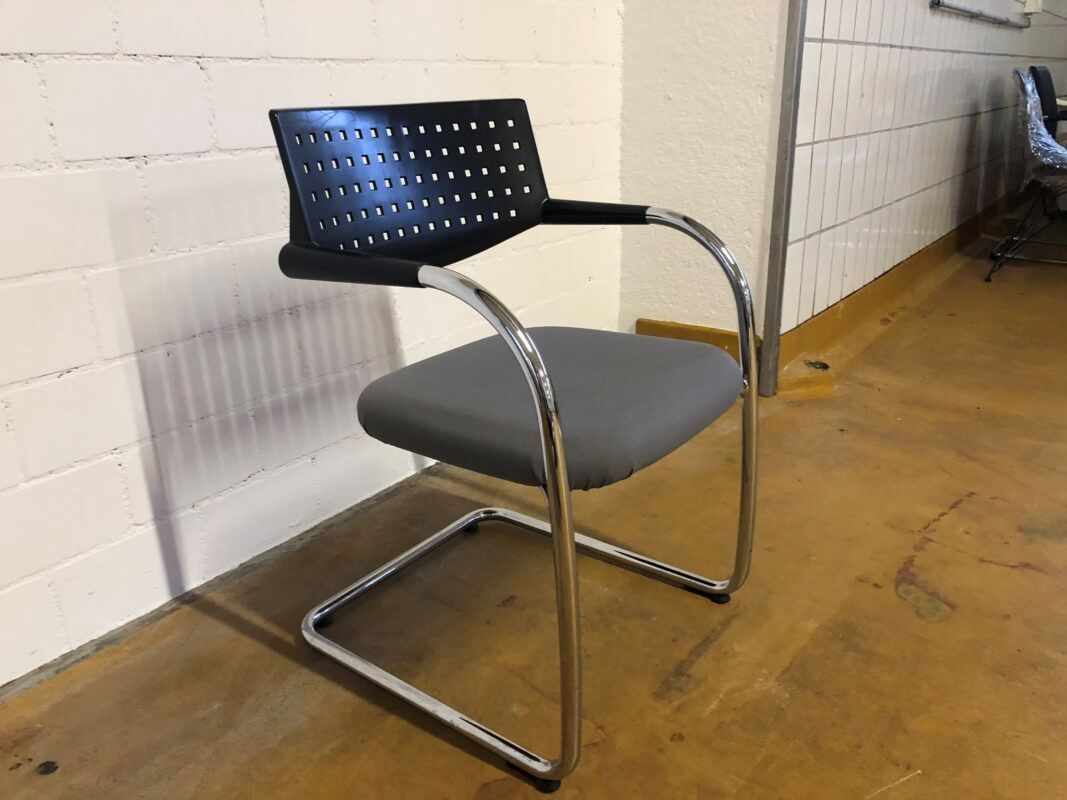 Vitra Sedie: Vitra Visavis Freischwinger in grau – Usato da St. Gallen venduto da MSMoebelhandel