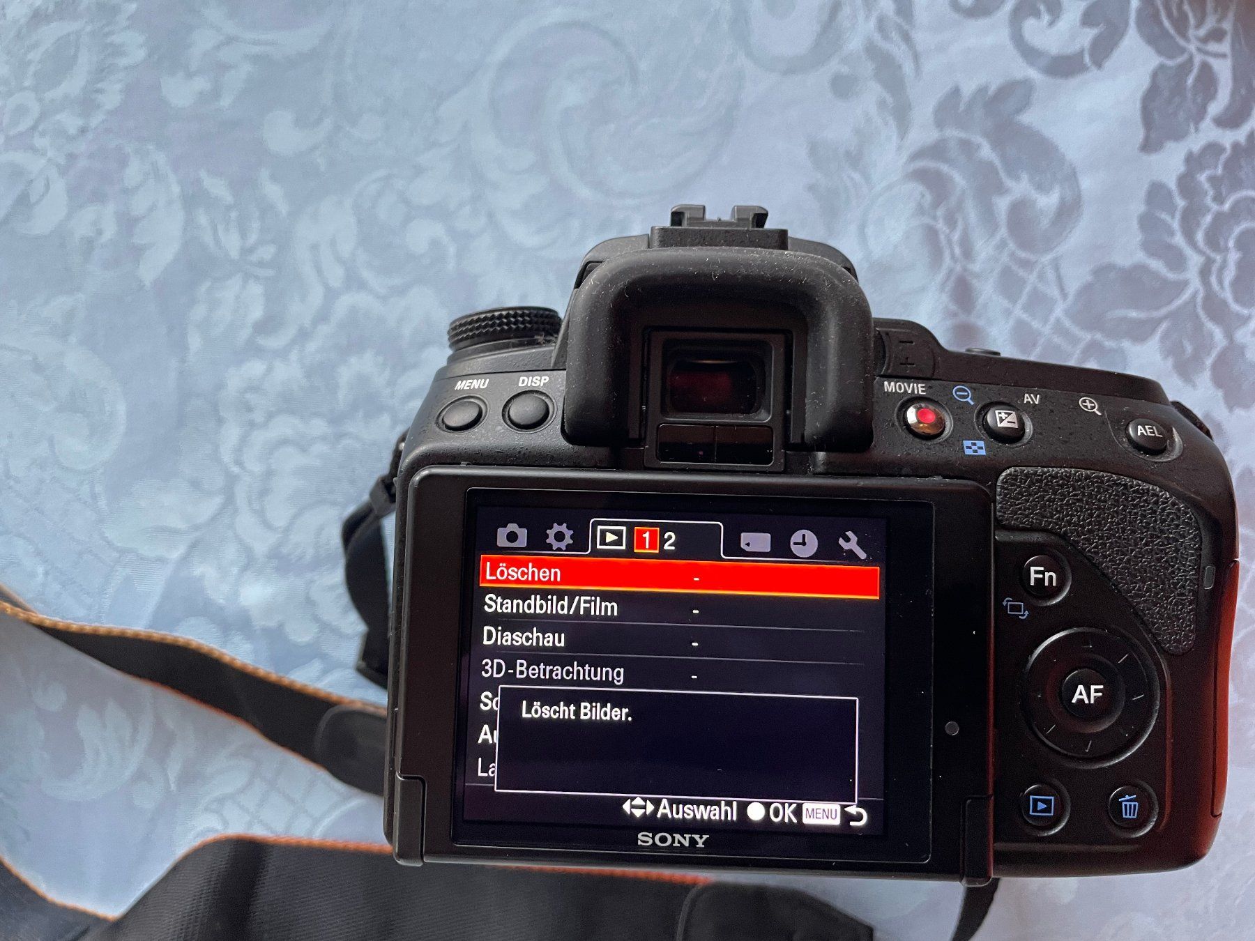 Sony Fotocamera: Sony Alpha a580 Spiegelreflexkamera mit Objektiv – Usato da Hettiswil venduto da wer_9kcr 1