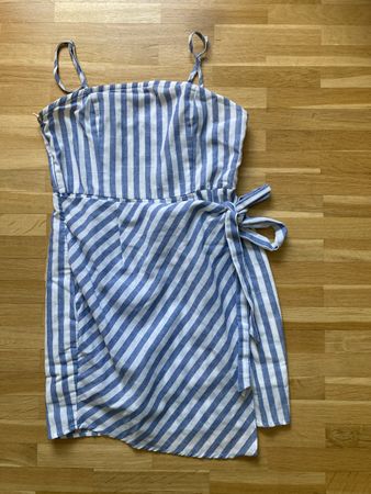 Weiss/blau gestreiftes Kleid von Shein, Grösse M