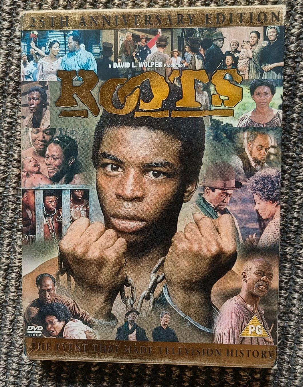 Tutti i DVDs: Roots 25th Anniversary Edition DVD in Englisch – Usato da Ipsach venduto da els_sx5q