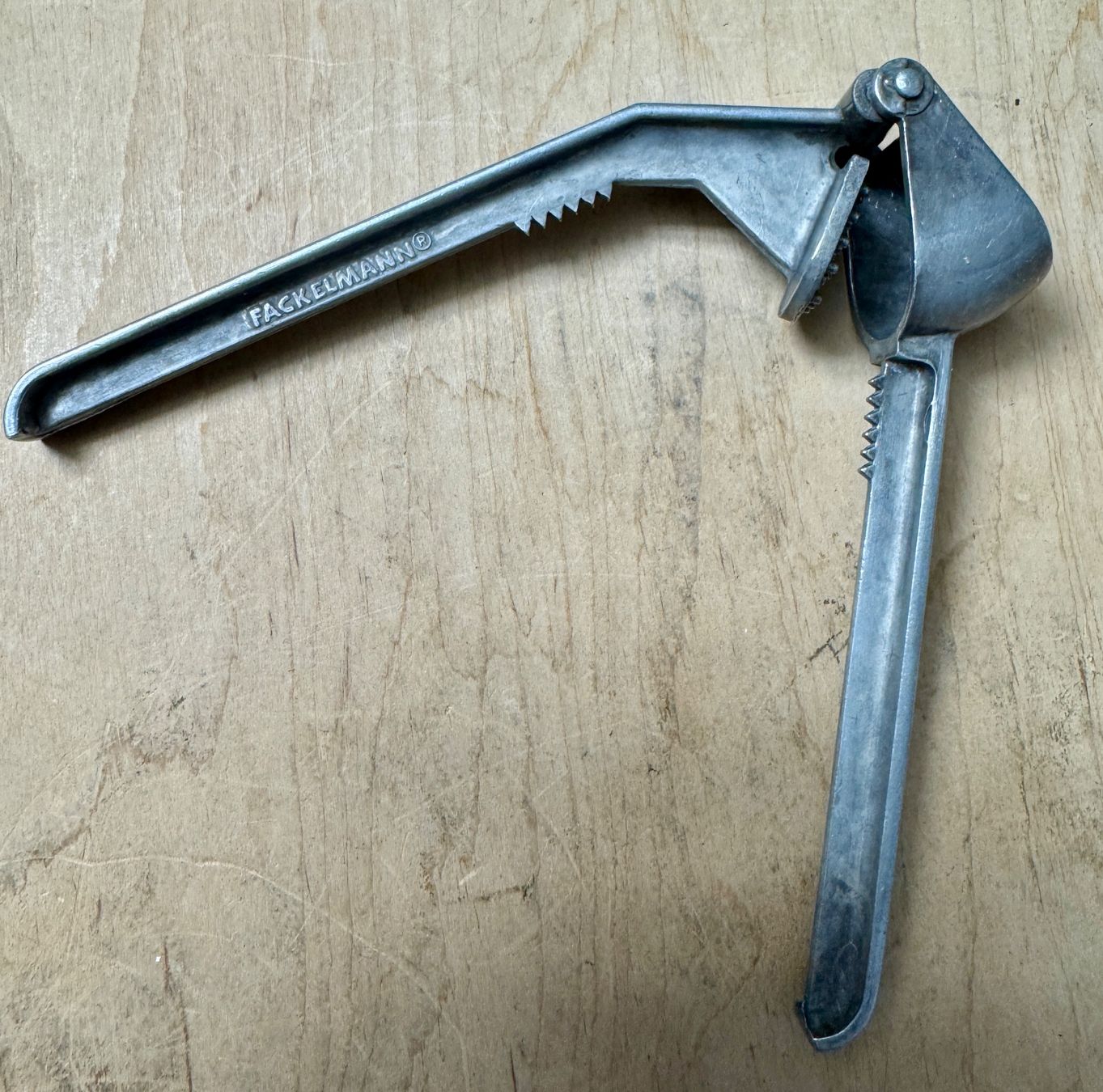 Elettrodomestici da cucina: Tolle alte Knoblauchpresse Fackelmann – Usato da Rothrist venduto da Luckywinner 6