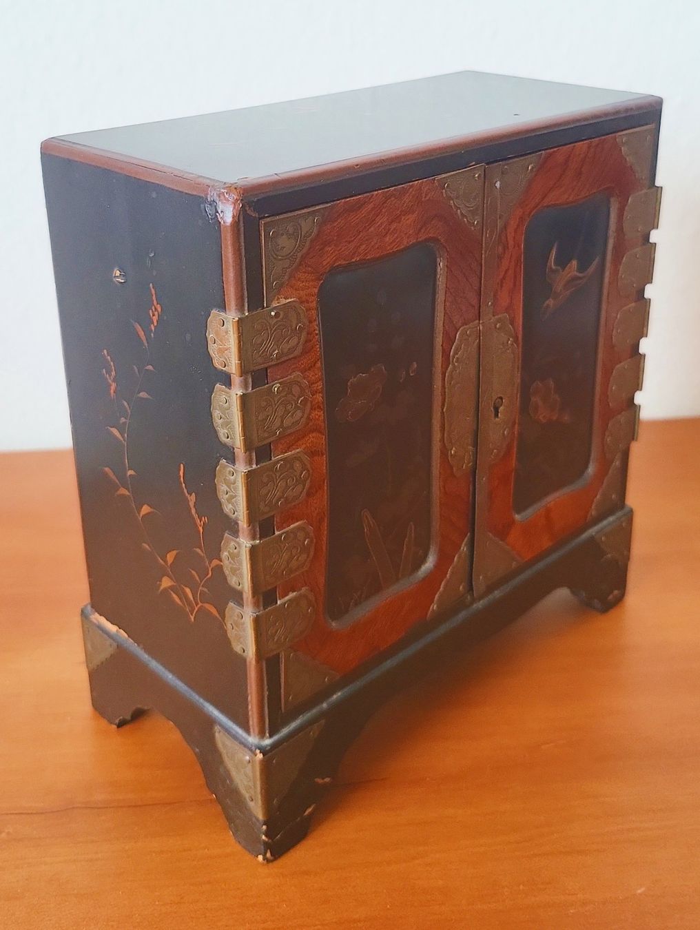 Cassettiere: Antikes japanisches Lack-Kästchen – Usato da Muttenz venduto da Mithrur 1