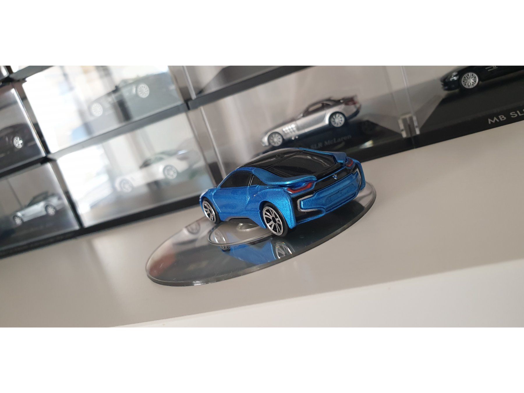 BMW Modellautos: BMW i8 - Modell 1:64 (wie Matchbox) – Neu (gemäss Beschreibung) aus Viganello von CARLiteratur 1
