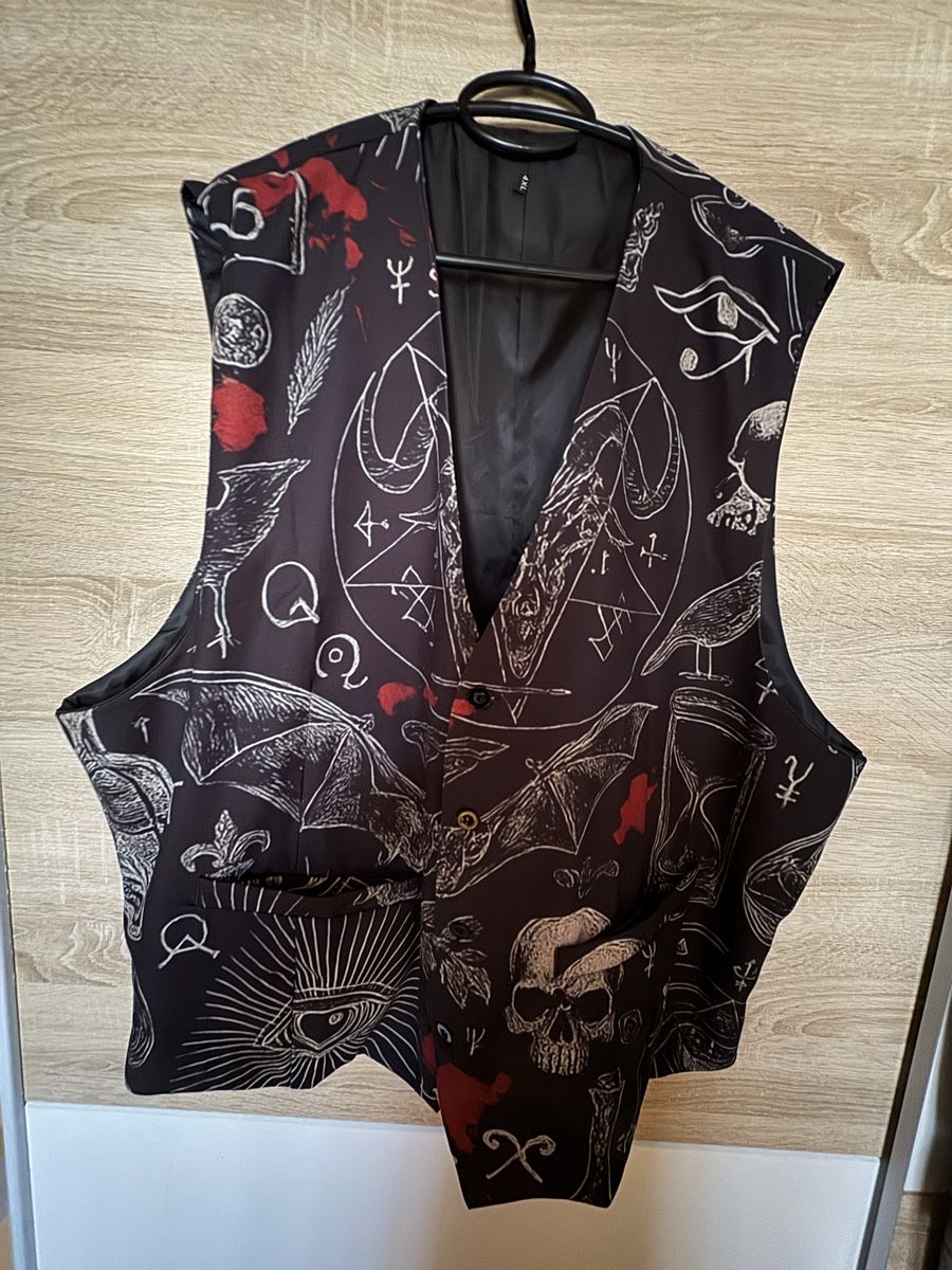 Gilet & Giacche: Gilet – Nuovo (secondo la descrizione) da Huttwil venduto da Nedja0