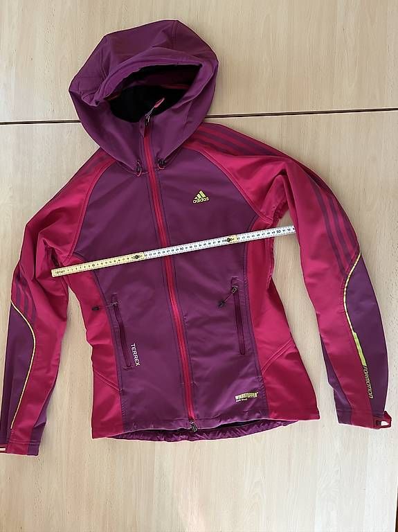 Adidas Giacche: Adidas Windstopper Soft Shell Jacke Gr. 40 neuwertig – Nuovo (secondo la descrizione) da Spiringen venduto da brandinder