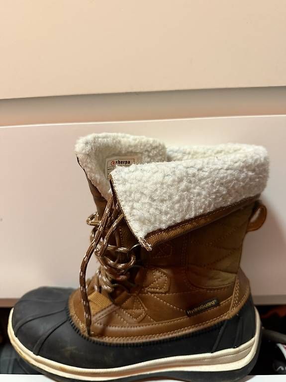 Chaussures femmes: Sherpa Winterschuhe Boots – D'occasion à Buchs AG par Cres3