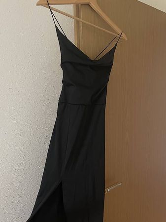 Schwarzes Maxikleid