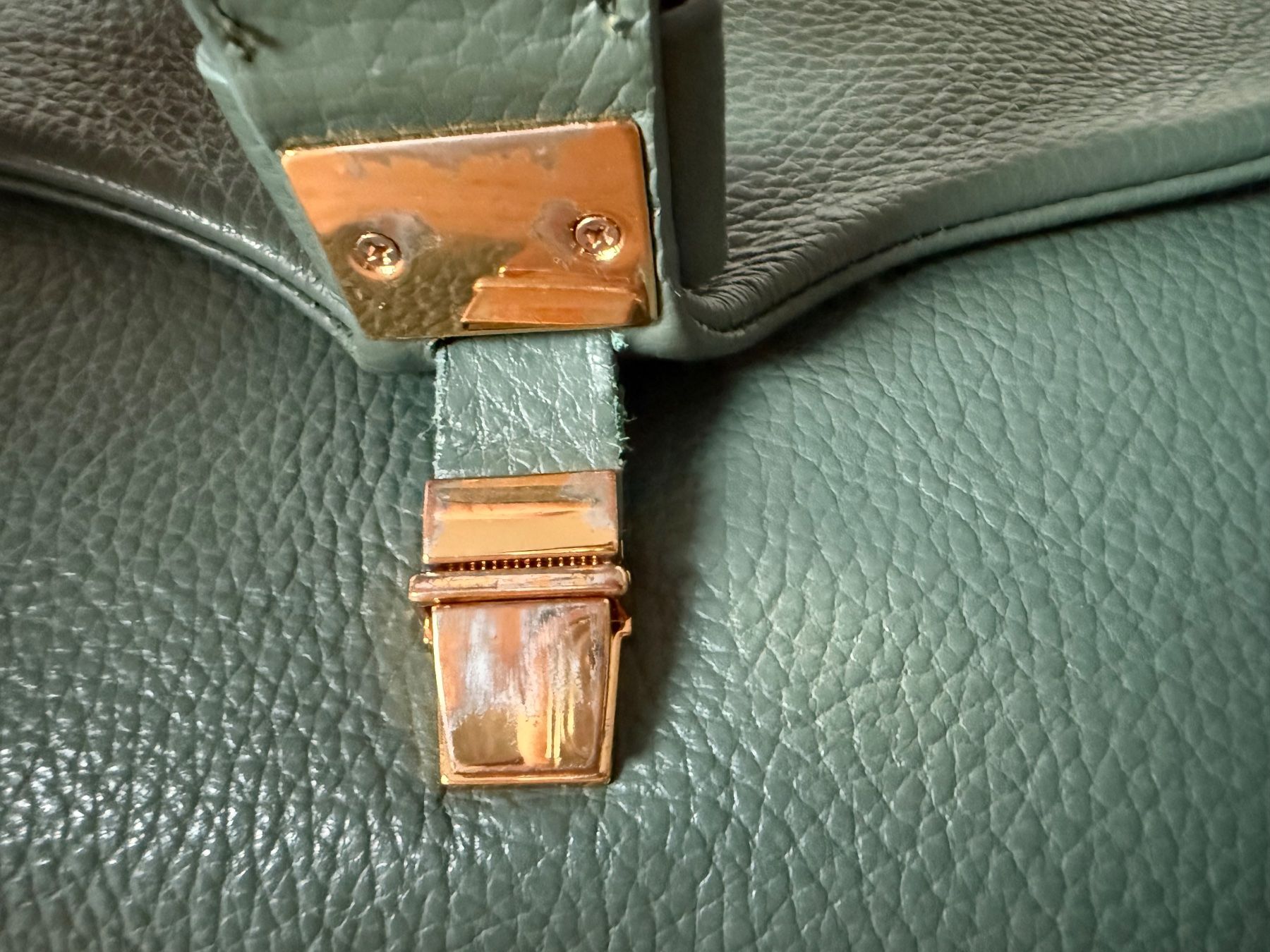 Coccinelle Taschen für Damen: Coccinelle Tasche grün – Defekt aus Kloten von ble_78dj 6