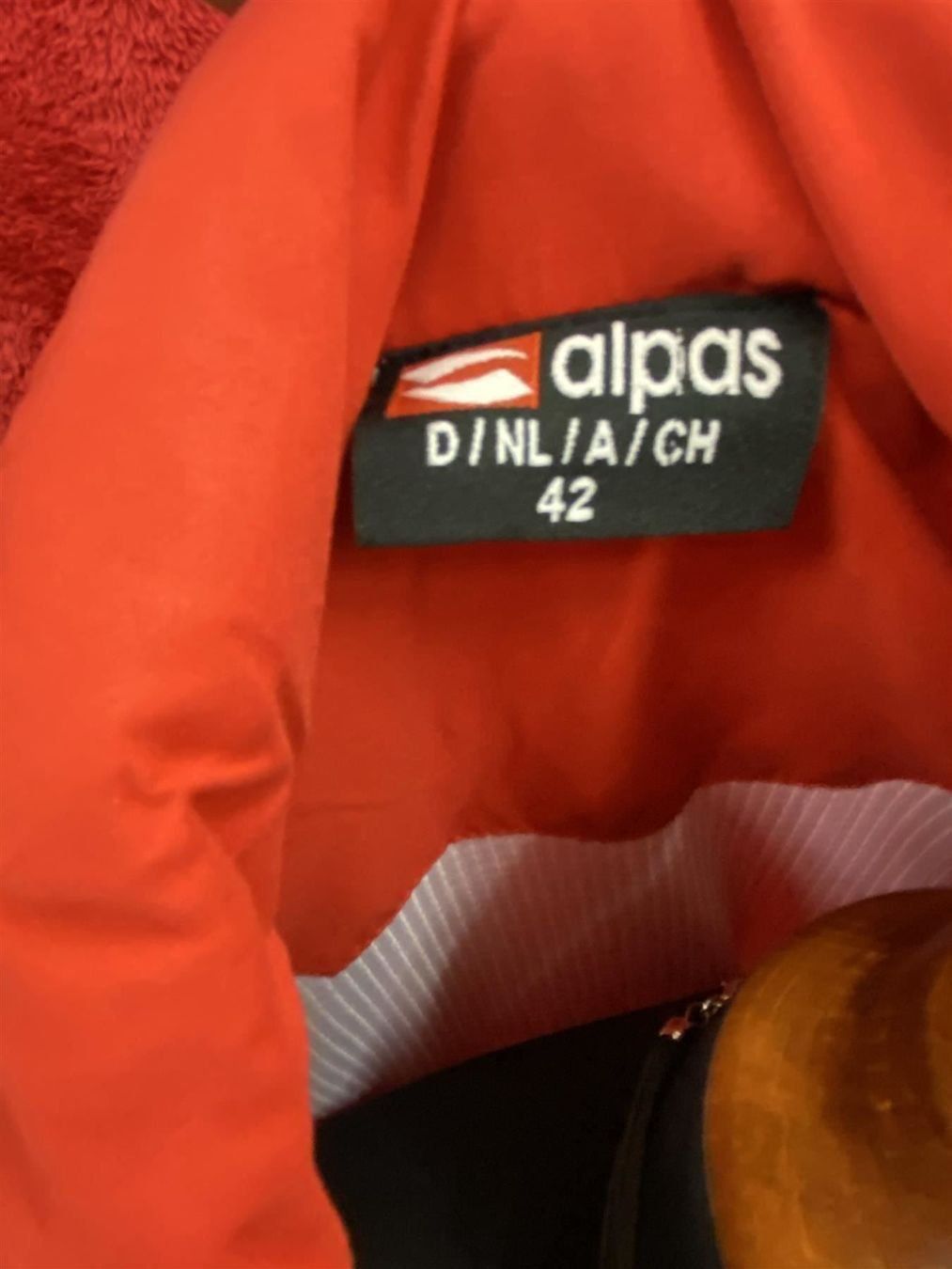 Kleiderpakete: Vêtements  "ALPAS"  Taille 42 – Gebraucht aus Genève von TradeCH 2