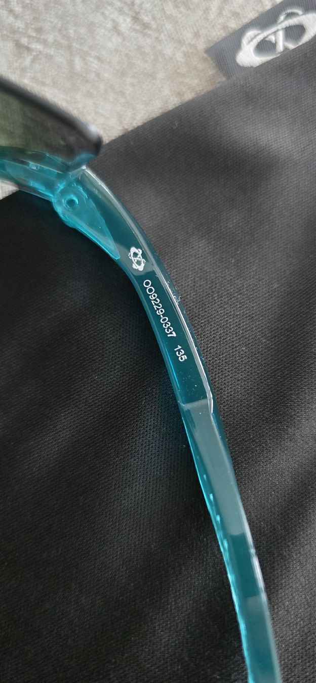 Oakley Occhiali & Lenti: Oakley Hydra – Nuovo (secondo la descrizione) da Möriken AG venduto da MedicineHat 2