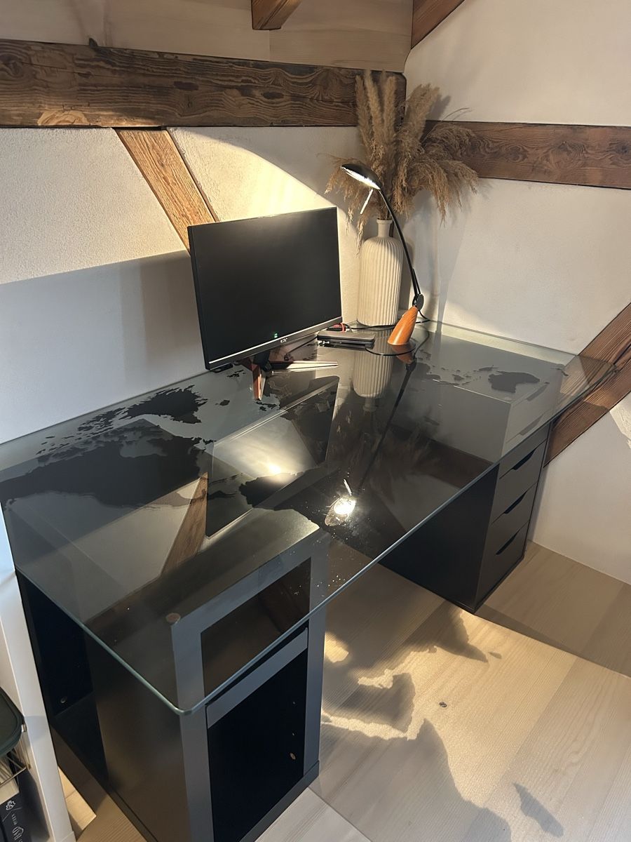 Ikea Scrivanie: Schreibtisch mit Glasplatte  – Usato da Küssnacht am Rigi venduto da gal_97dh
