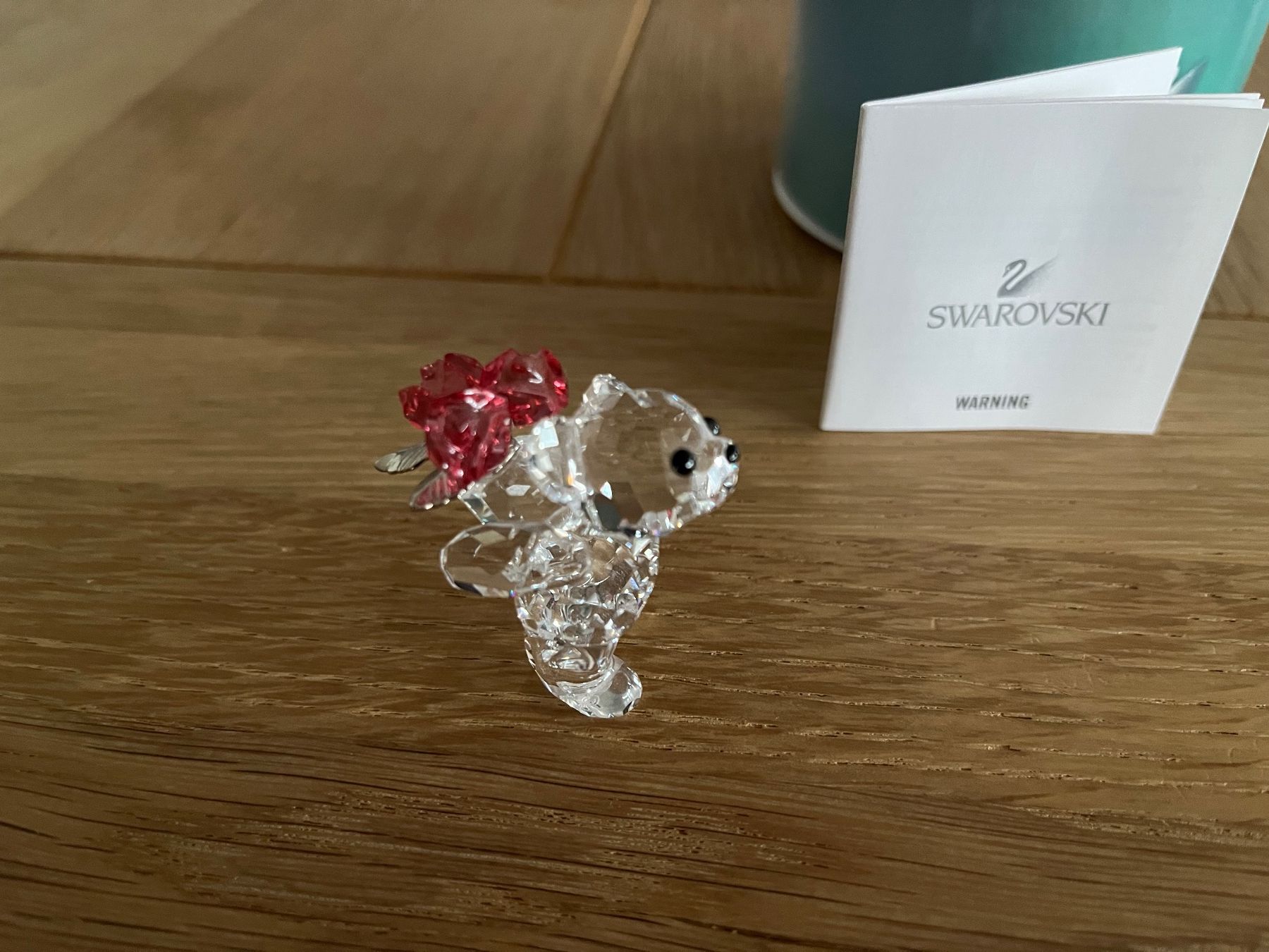 Swarovski Statuette: Swarovski Kris Bär mit drei Rosen – Nuovo (secondo la descrizione) da Bülach venduto da Fjordi1225 1