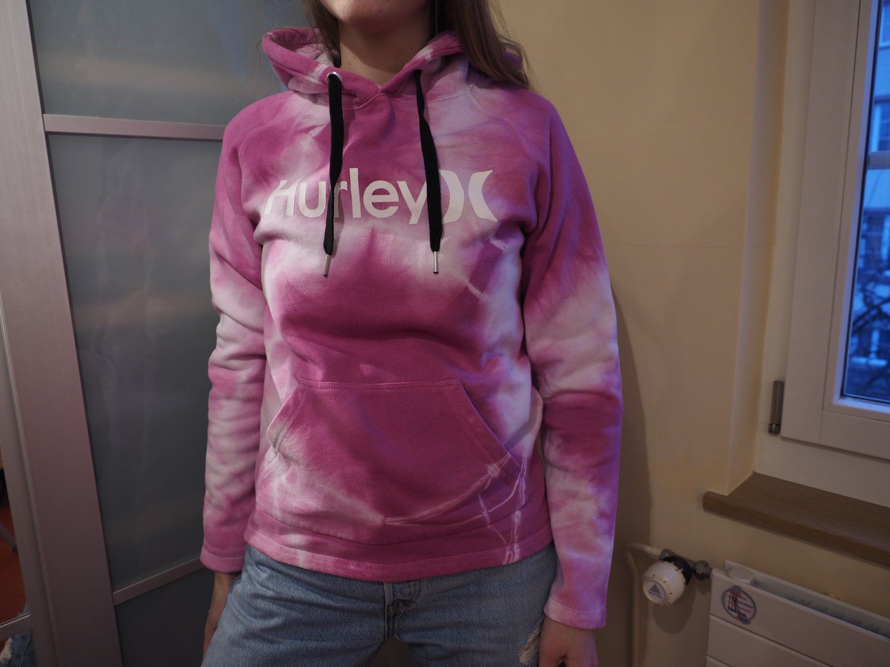Pulls & Sweat-shirts: Kapuzenpullover von Hurley mit Batik Färbung – D'occasion à Chur par Eona4 4