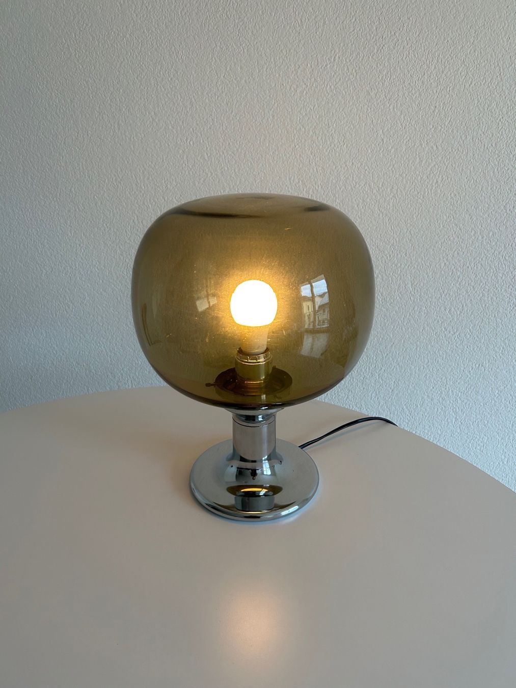 Lampade: Tischleuchte Glaskugel 60/70er Jahre – Usato da Zürich venduto da hel_syv5 2