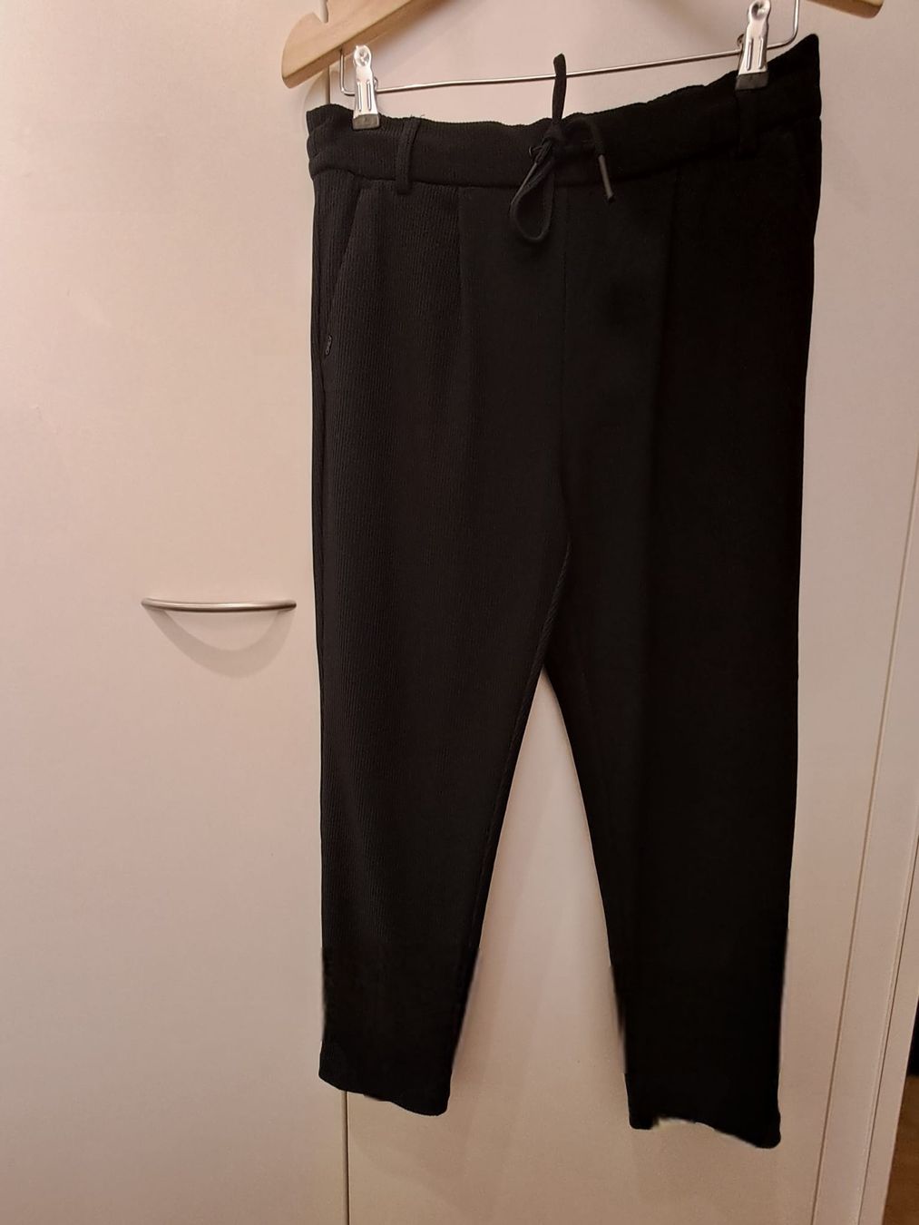 Only Pantaloni: ONLY Stoffhose Gr.M/30 – Usato da St. Gallen venduto da CAPYCORP 1