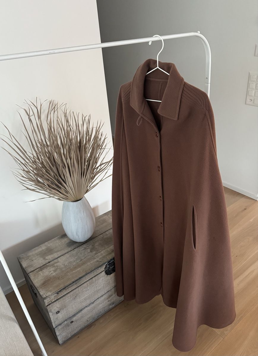 Altro in Moda donna: Brauner Filz Woll Cape – Usato da Zürich venduto da sany07
