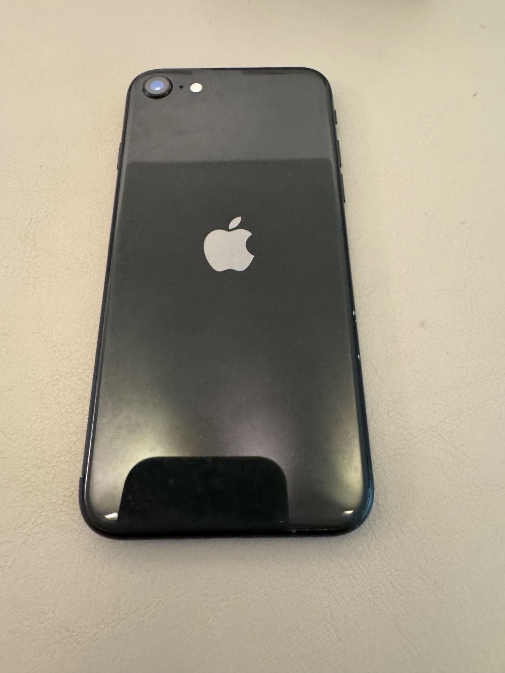 Apple Handys / Smartphones: iPhone SE 2020 – Defekt aus Adliswil von Busys 1