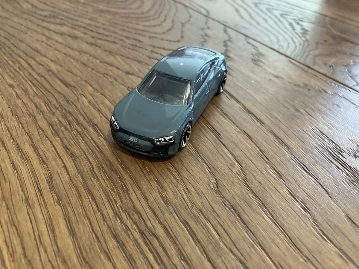 Giocattoli: Hotwheels Audi RS E tron GT – Nuovo (secondo la descrizione) da Luzern venduto da tra_t8h7