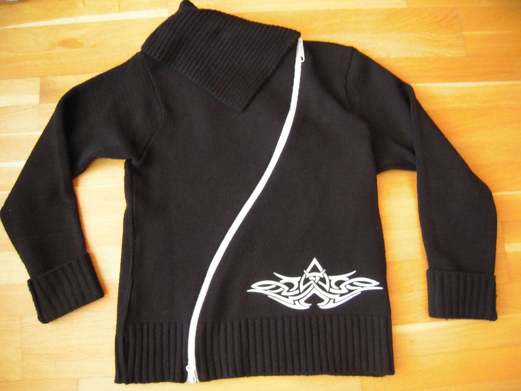 Maglioni & Felpe: Spezieller Strickpullover mit Tribal Muster Gr XS – Nuovo (secondo la descrizione) da Uzwil venduto da visions77
