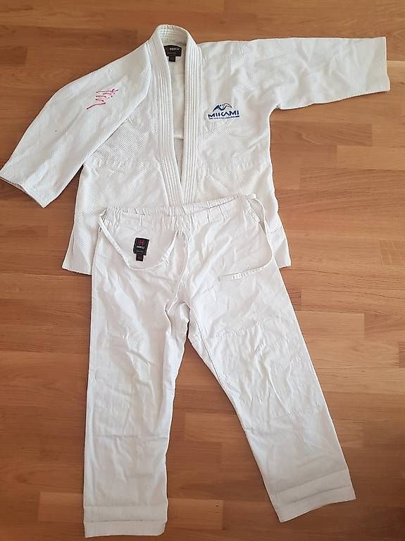Kimono: Judogi taille 150 – Usato da Lausanne venduto da Damien_Lausanne