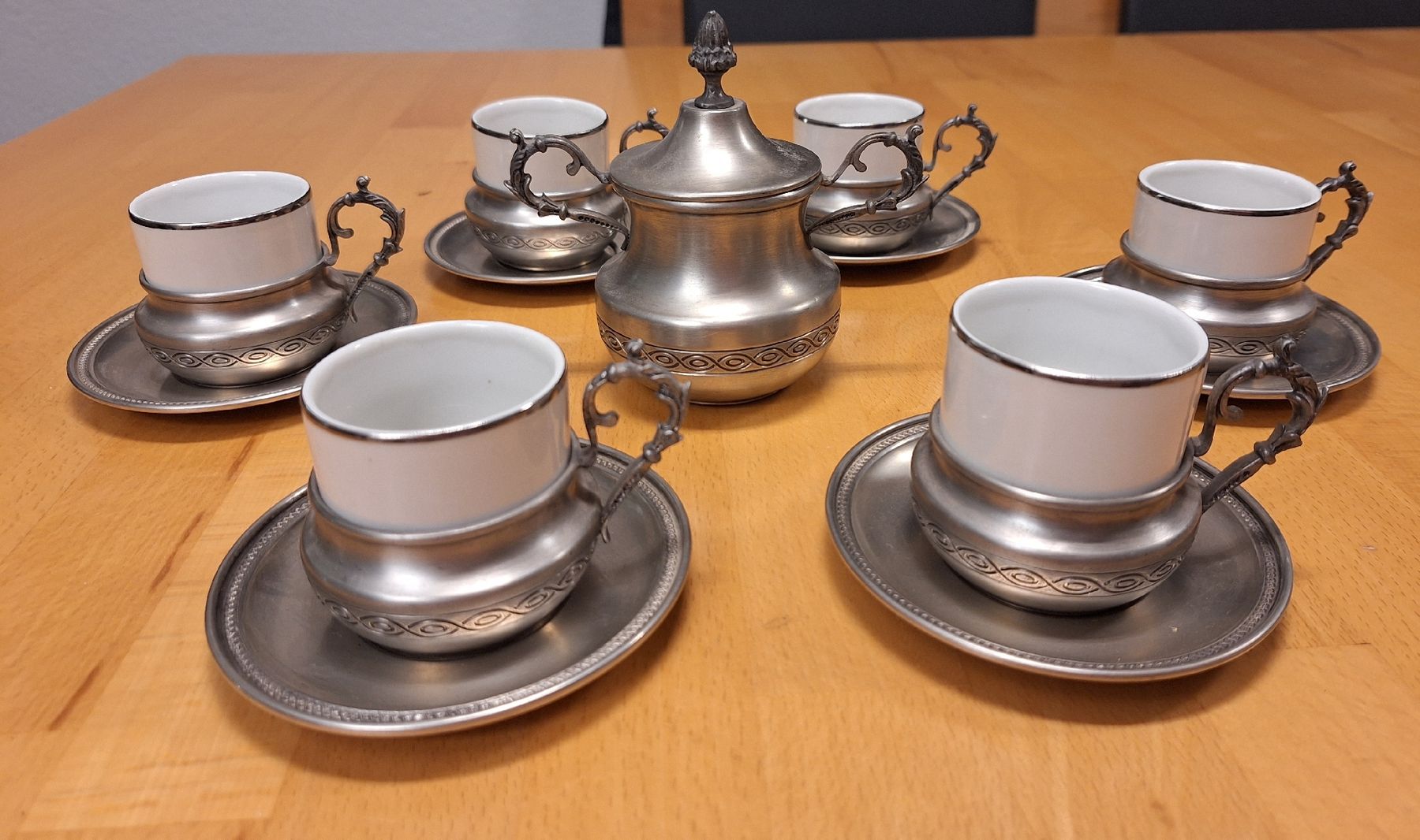Set di piatti: Teeset, Kaffeeset – Usato da Vilters venduto da Fleiflomi 1