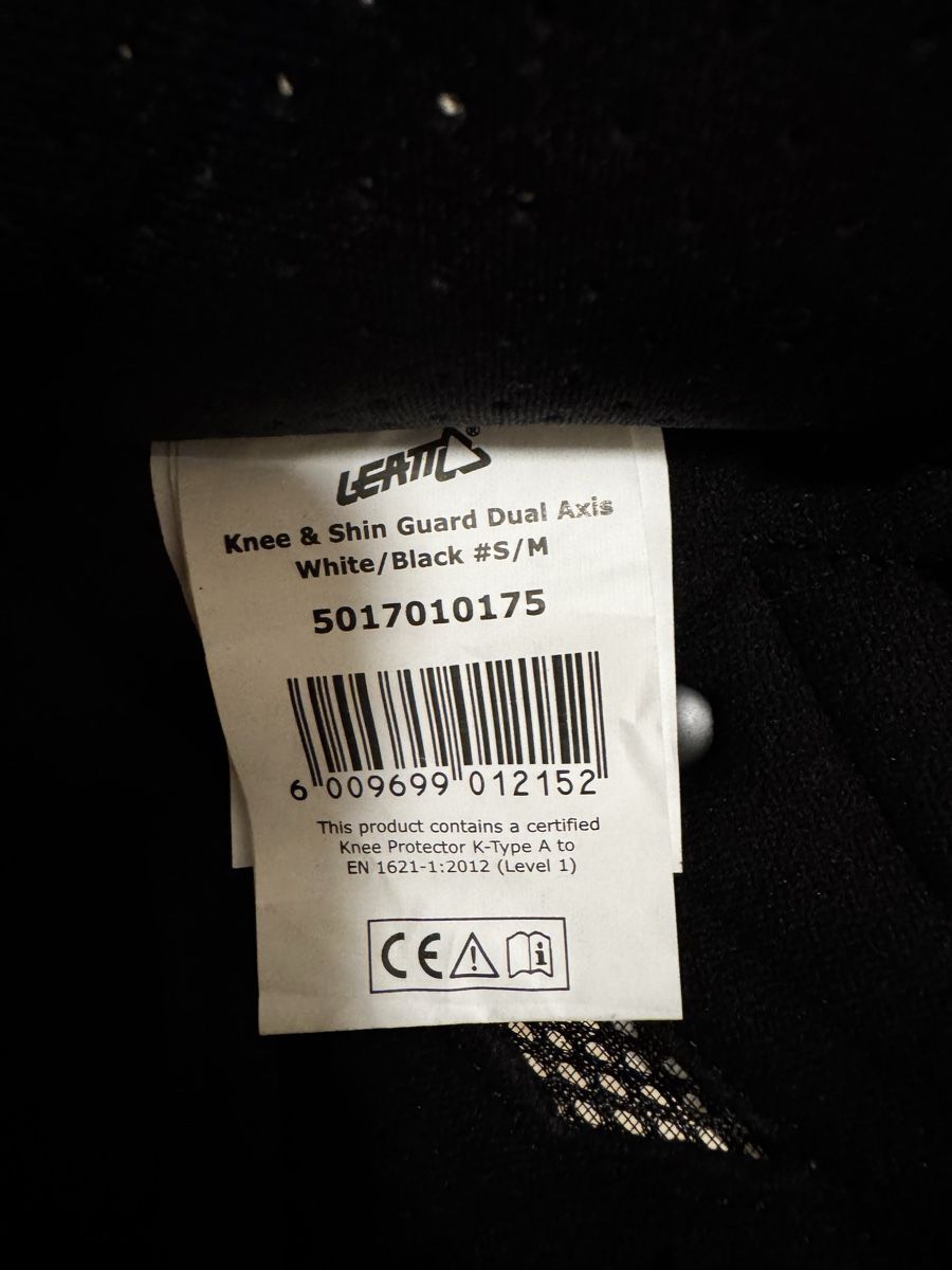 Leatt Protezioni & Imbottiture: Genouillère motocross Leatt – Nuovo e nell'imballaggio originale da Fleurier venduto da ASD2114 1