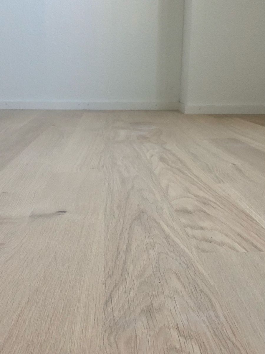 Articoli in legno: Parkett Eiche – Nuovo e nell'imballaggio originale da Belp venduto da _b9mc