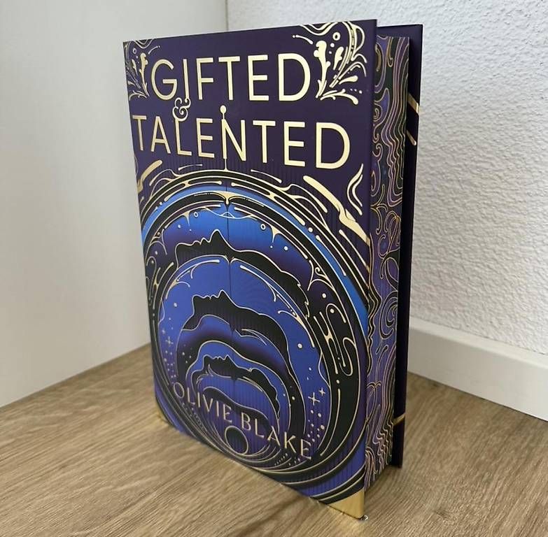 Libri: Gifted & Talented von Olivia Blake – Nuovo (secondo la descrizione) da Wil SG venduto da mir_x2d2