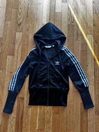 Schwarze Adidas Jacke mit Kapuze, Damen Gr.36