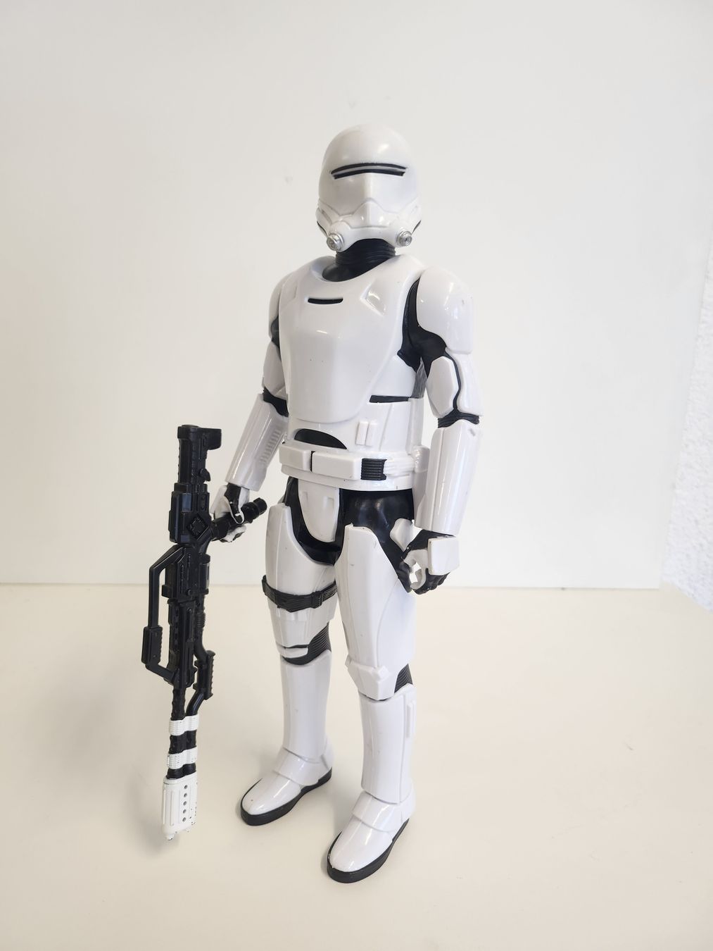 Star Wars Statuette: Star Wars First Order Stormtrooper 30cm  – Usato da Niederurnen venduto da Ghost.recon