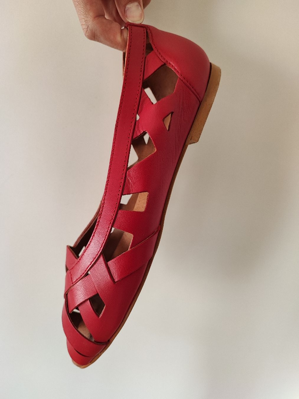 La Garçonne Scarpe da donna: La Garconne rote Lederschuhe, Gr. 42 – Nuovo (secondo la descrizione) da Winterthur venduto da CorinnesShoppingtour 1