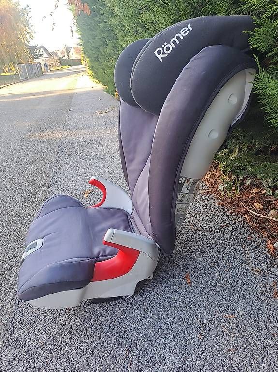 Seggiolini per auto: siège auto 15 à 36 kg avec isofix – Usato da Gland venduto da bug_s7rw 3