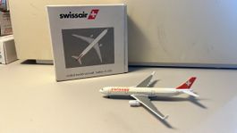Flugzeugmodell Swissair Airbus A330 