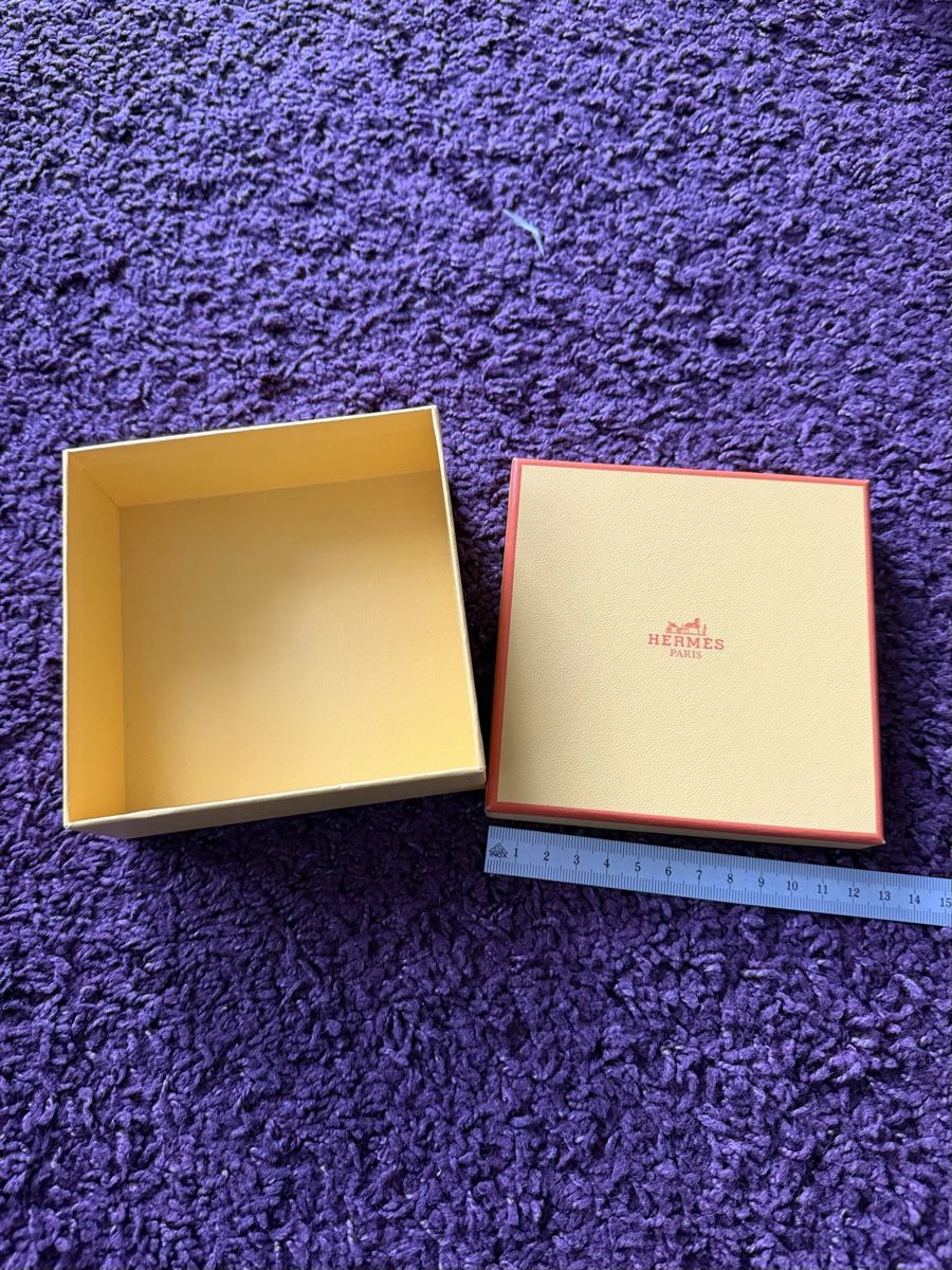 Casse di trasporto: Hermès Paris Box / Kartonkiste – Usato da Lyss venduto da nekoreh