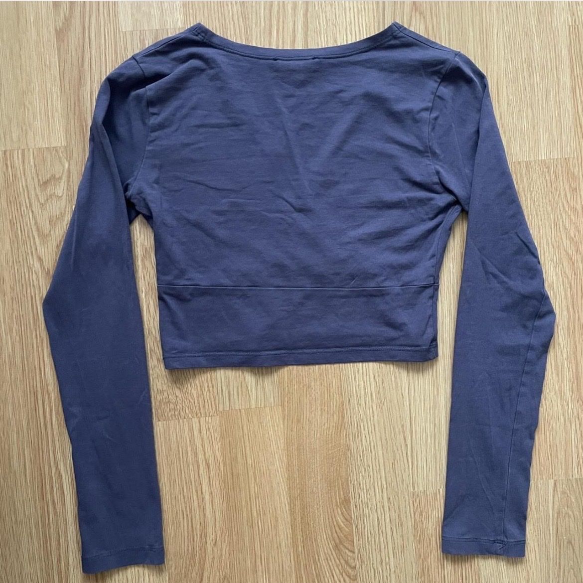 Top: blue wrap longsleeve – Usato da Luzern venduto da janine_l 1