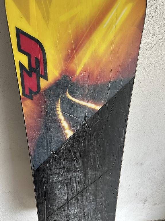 Board: Snowboard F2 – Usato da Chur venduto da niwo