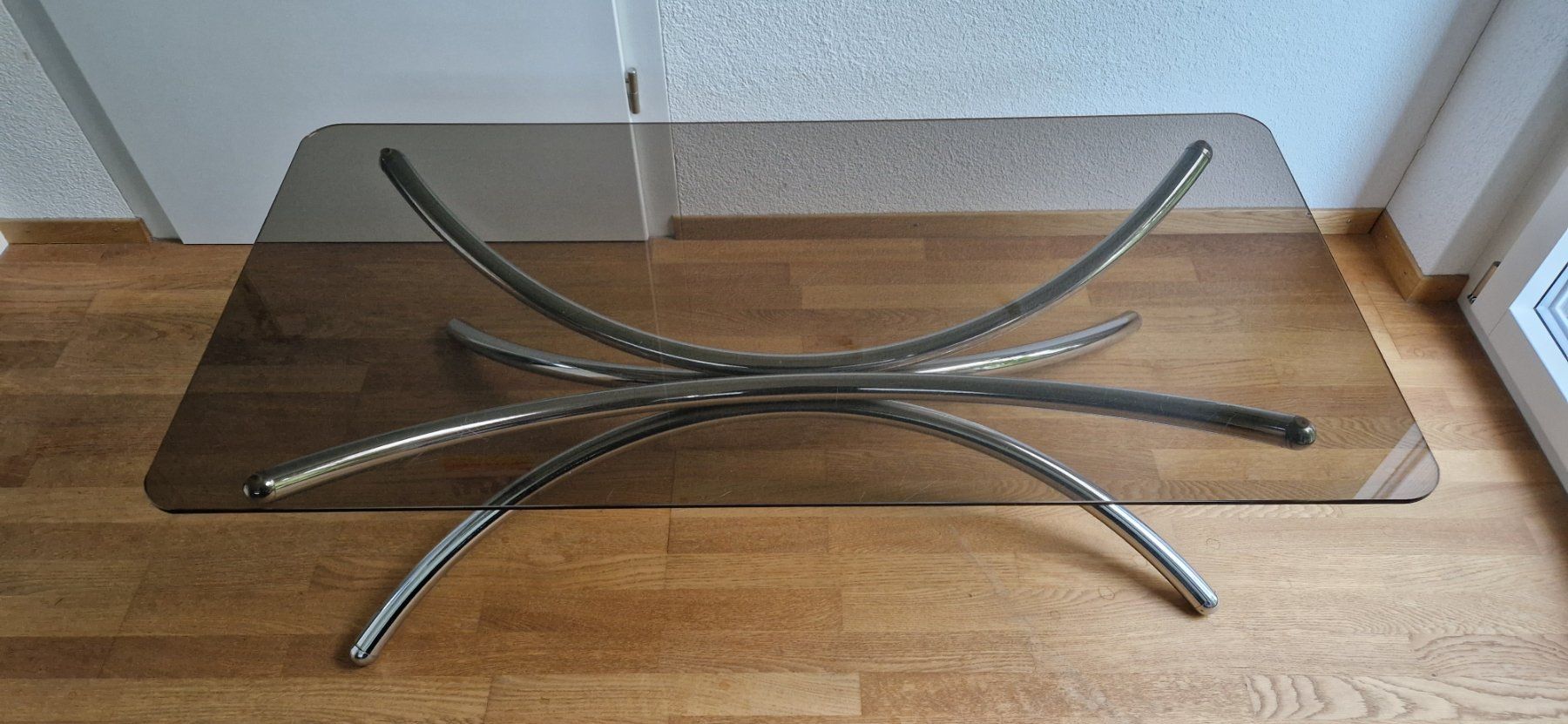 Tavoli: Design Glas-Couchtisch mit Chromgestell – Usato da Spiegel b. Bern venduto da oplo01 2