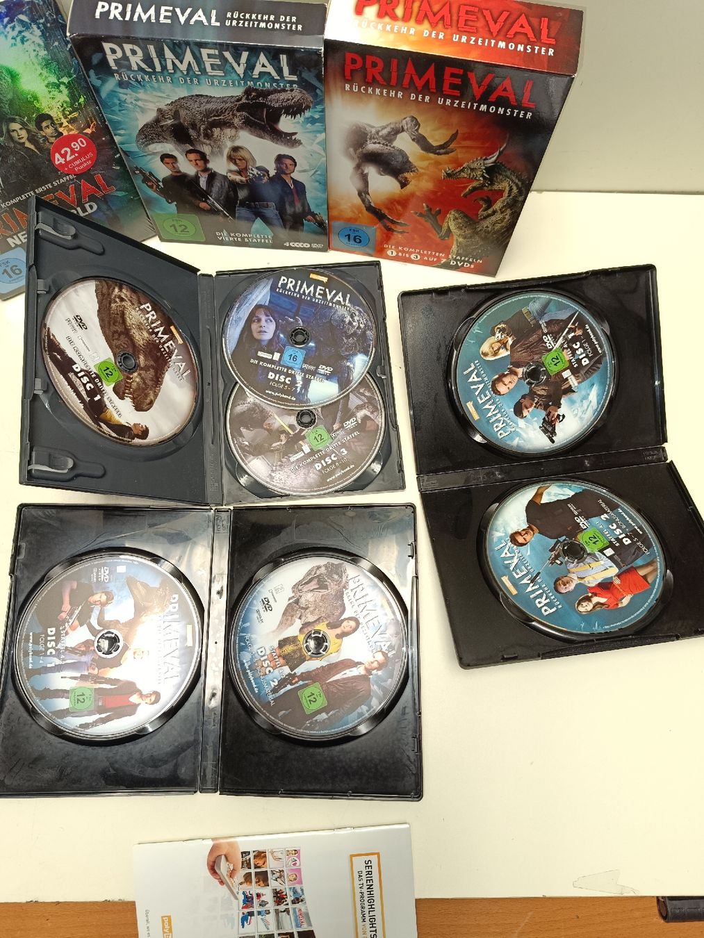 Tutti i DVDs: Primeval New World DVD Box Set 1(em76) – Usato da Künten venduto da Schnaepplihuus 4
