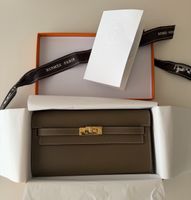 NEW Hermès Kelly To Go Épsom Leather, Étoupe, Gold Hardware