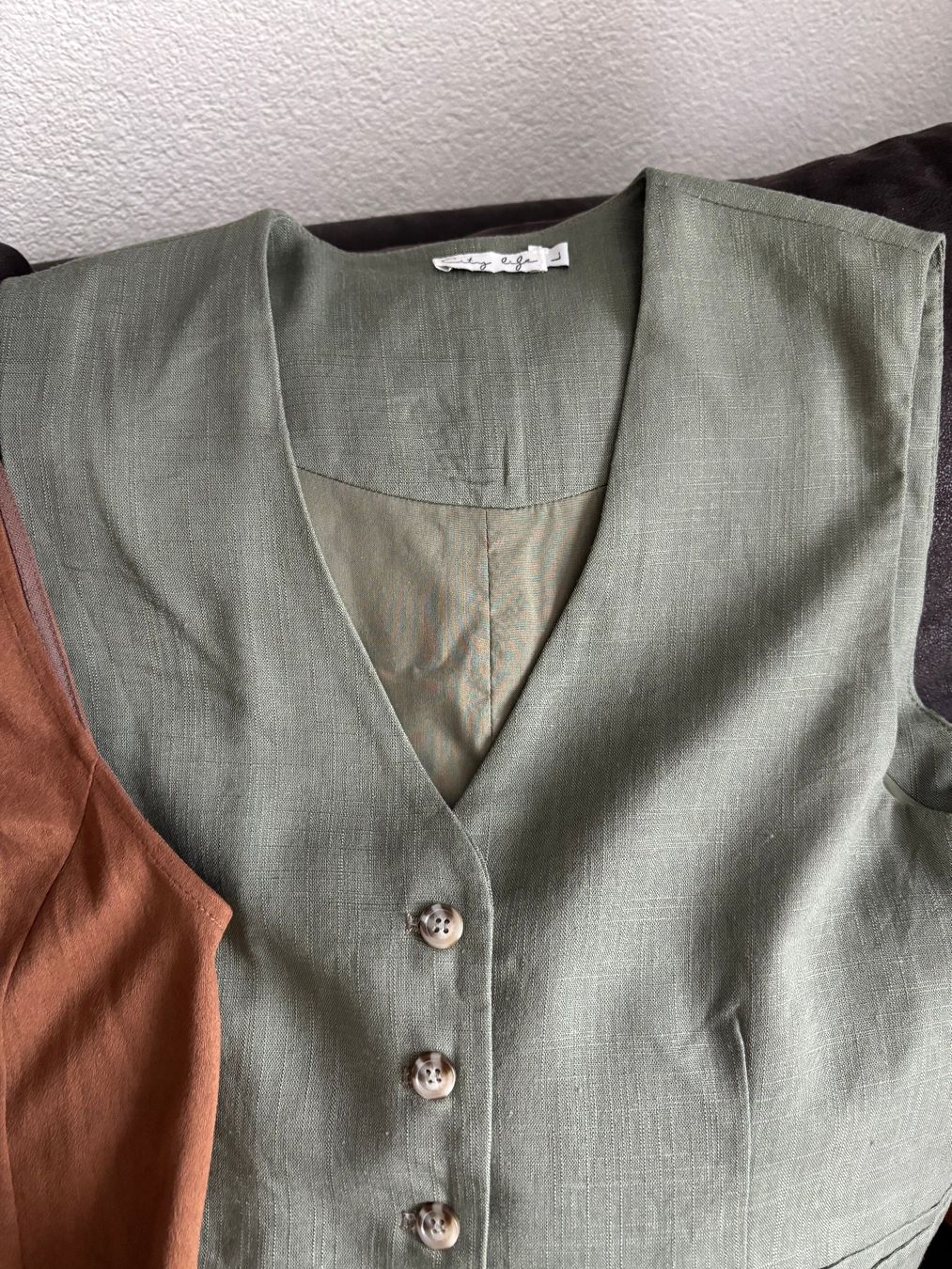 Lotti di vestiti: GILETS 5 Teile neuwertig – Nuovo (secondo la descrizione) da Merishausen venduto da yourdream 2