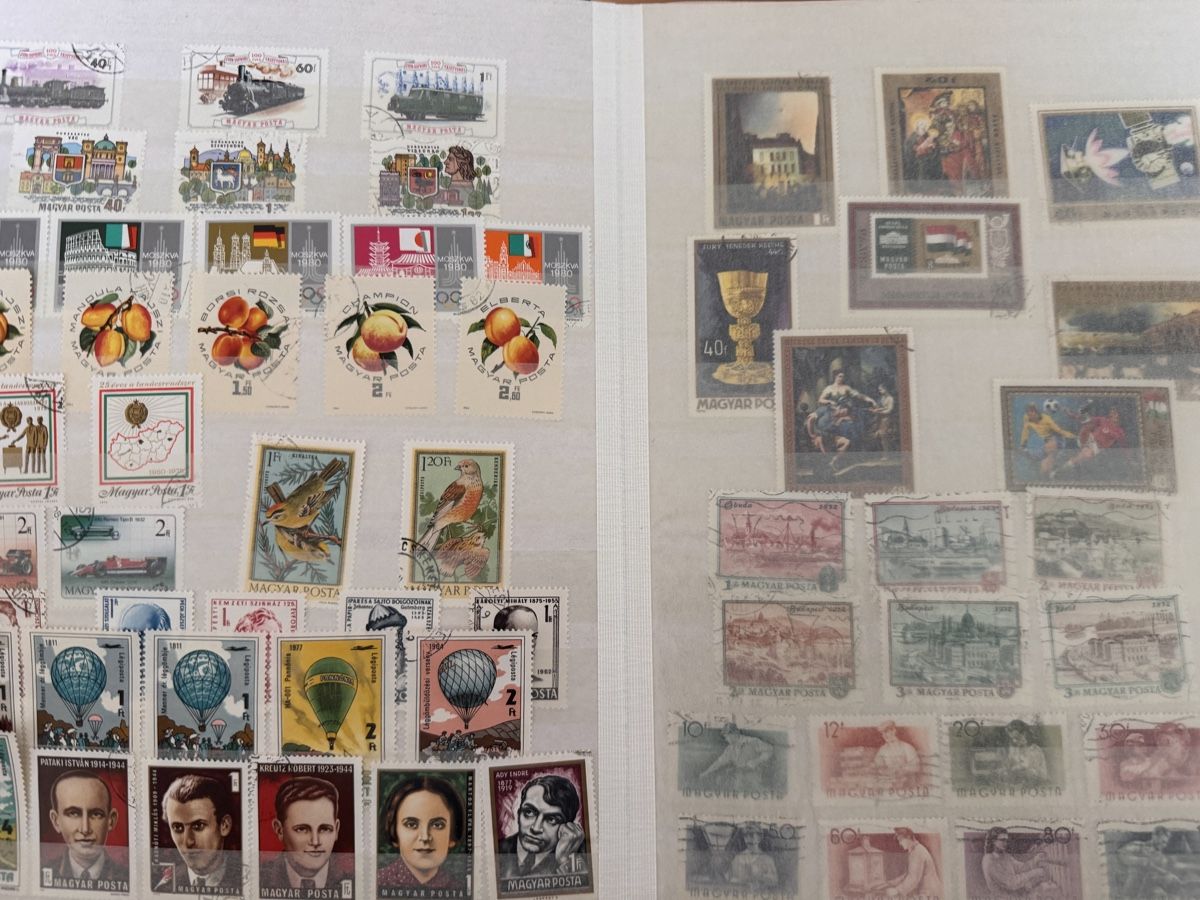 Albums: Briefmarken – D'occasion à Niederhasli par Michael211