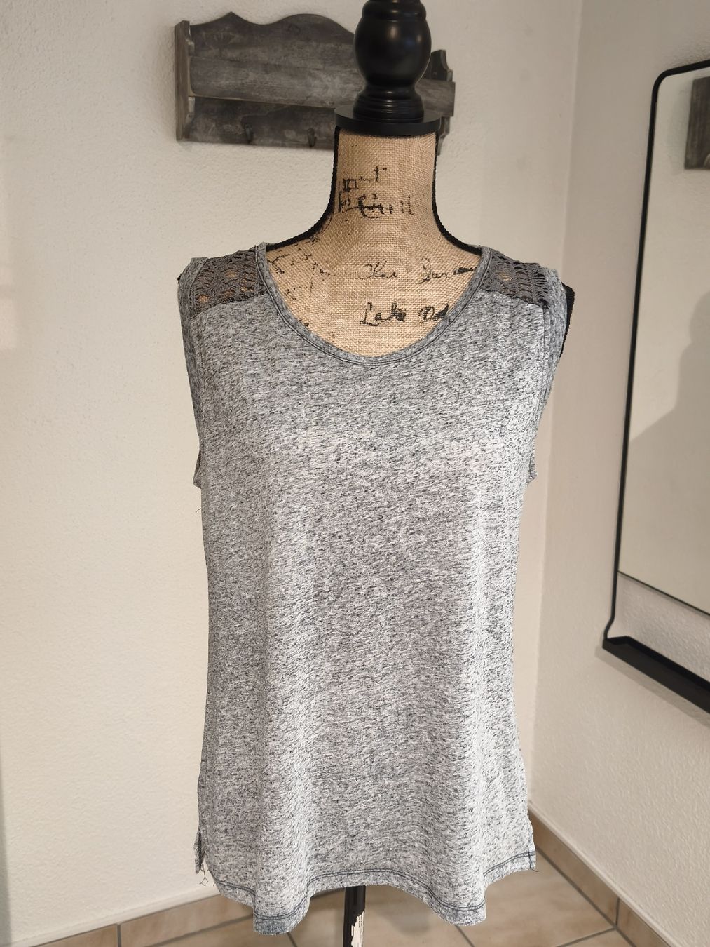 Tops: Chicoree Top Damen Grösse L Grau mit Spitze – D'occasion à Emmetten par SecondhandSiska