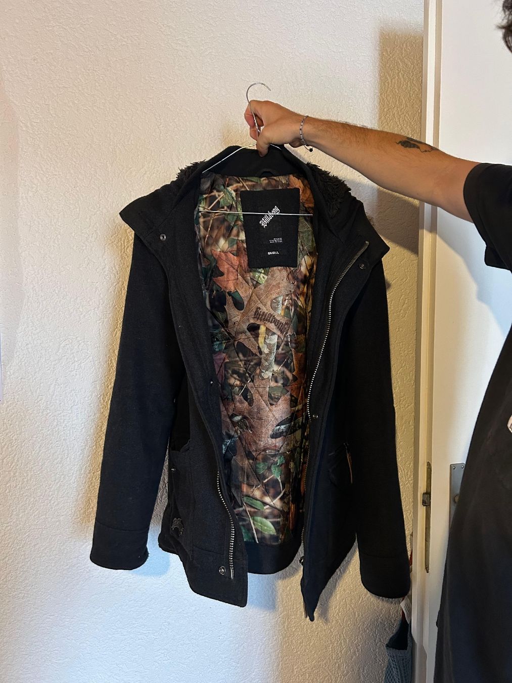 Billabong Giacche: Billabong Winterjacke mit Fellkaputze – Usato da St.Gallen venduto da dopplerhofer3121