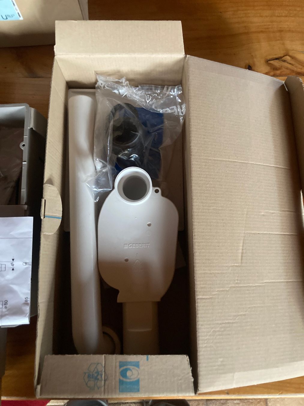 Lavabi & lavandini: Geberit siphon neuf complet à encastrer – Nuovo e nell'imballaggio originale da Bourrignon venduto da filledemai 1