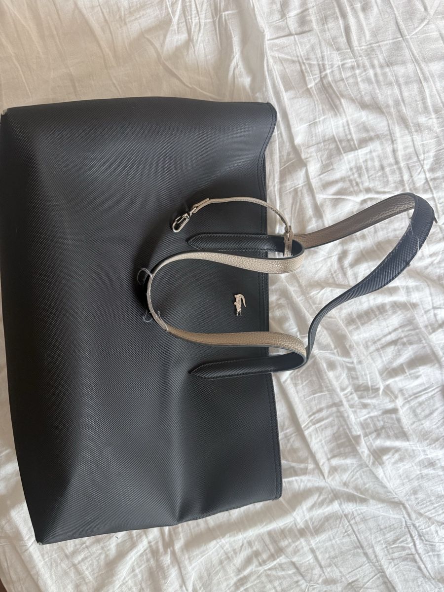 Sacs femmes: Lacoste Tasche Shopper schwarz – D'occasion à Rickenbach BL par lua_xzm7