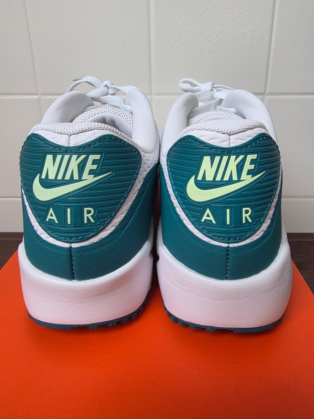 Nike Chaussures hommes: Nike Air Max 90 – Neuf avec emballage d'origine à Fleurier par dav_xx8y 4