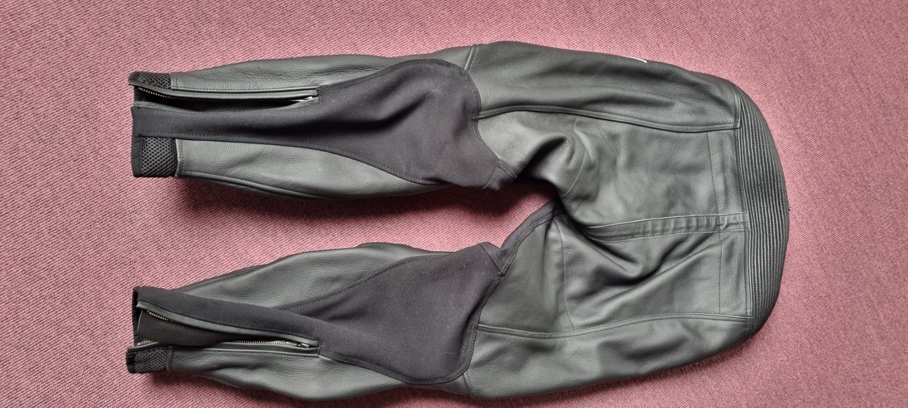 FLM Completi & Tailleur: Motorradkombi Leder FLM, neuwertig – Nuovo (secondo la descrizione) da Leimbach AG venduto da brudem 7