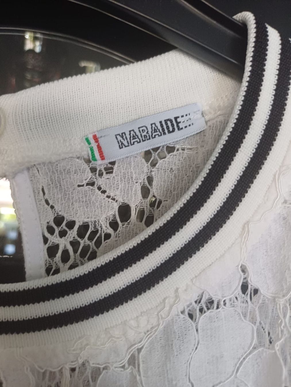 Top: Petite blouse en dentelle marque Naraide – Nuovo (secondo la descrizione) da Collonges venduto da cam_72xf 1